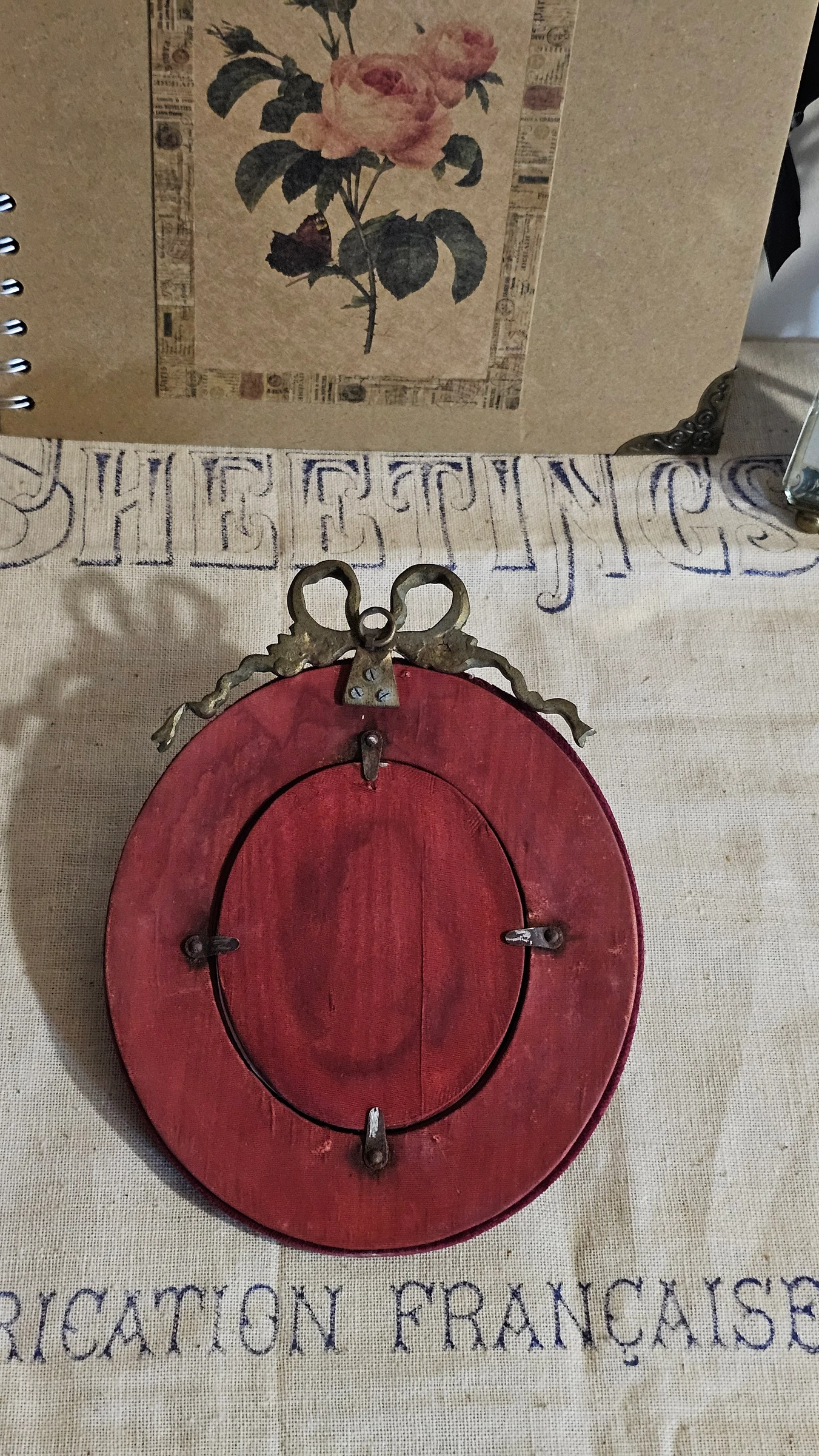 Old velvet frame iron earth plate Fontanges – photo 6